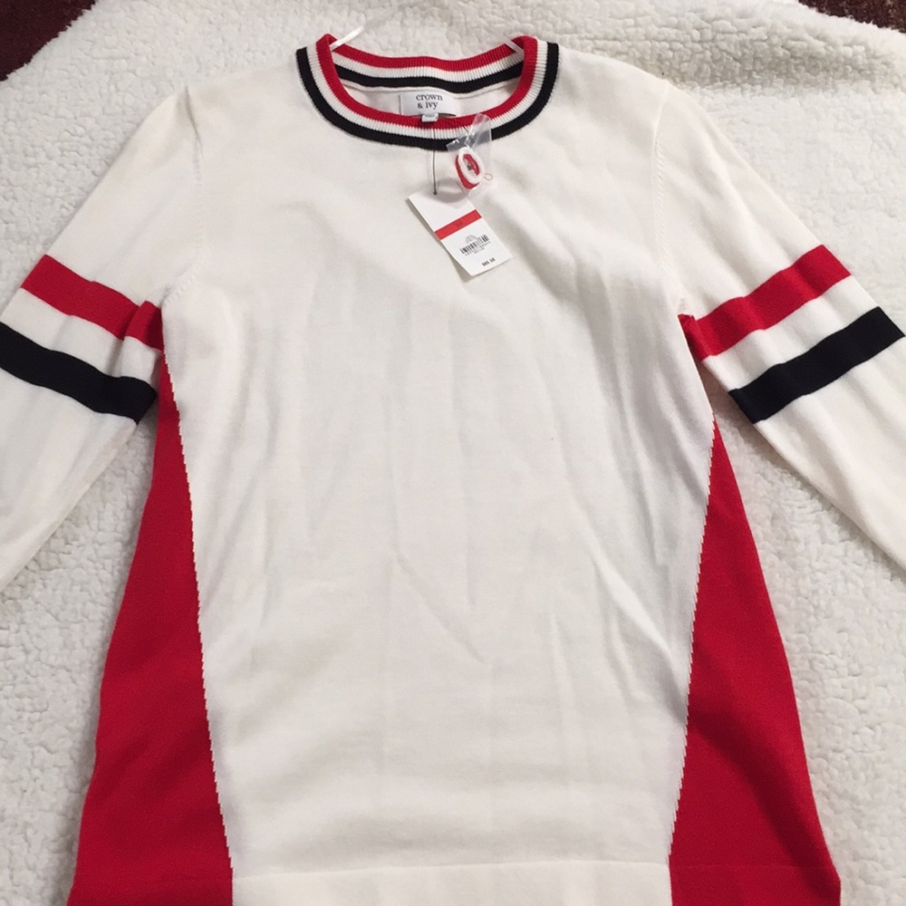 NWT crown & Ivy sweater